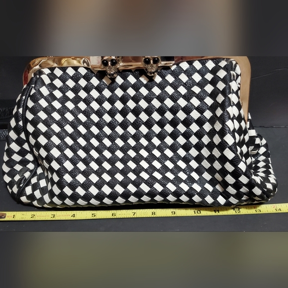 Black &White purse - Picture 7 of 14
